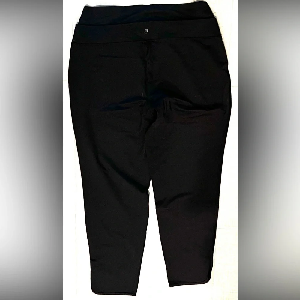 Lulu dot pattern capri gym tight
